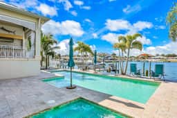 Exquisite Clearwater Retreat w Heated Pool Game Room Outdoor kitchen and Kayaks - Image 2