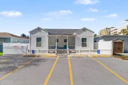 Updated duplex with AC full kitchen and washer dryer walk to beach bars dining - Image 2