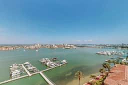 Luxury stunning waterfront condo Central AC pool snowbird friendly - Image 2