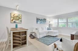 Renovated duplex near Honeymoon Caladesi Island with patio AC and WD - Image 2