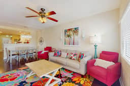 Stylish snowbird friendly condo near the beach with AC and WD dog friendly