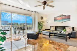 Waterfront condo with shared heated pool and splendid views Dogs ok