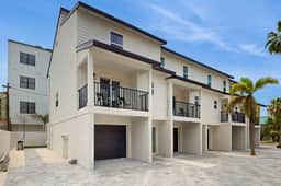 Modern dog friendly townhome close to the Gulf and beaches shopping and dining - Image 2