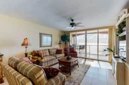 Luxurious waterfront penthouse with stunning Gulf views hot tub and two pools - Image 2