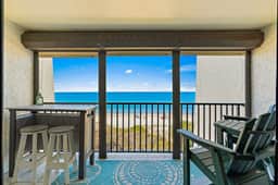 Gorgeous updated and spacious condo with stunning beachfront view pool WD and AC - Image 2