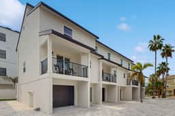 Spacious and dog friendly close to the Gulf and beaches AC WIFI and WD - Image 2
