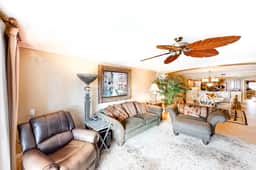 Beachfront condo w Gulf views balcony washer dryer central AC shared pools - Image 2