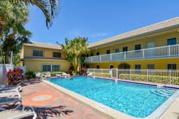 Beachside St Pete Condo w Heated Pool Near Landmark Restaurants