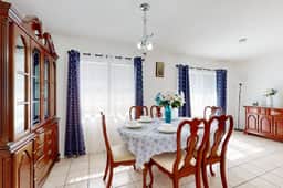 Centrally located dog friendly comfortable home with AC and WD - Image 3