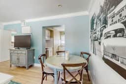 Spacious Gulf side condo beach access full kitchen and central AC