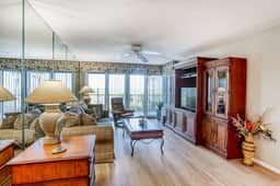 Second floor condo with pool and tennis court private WD and central AC - Image 2