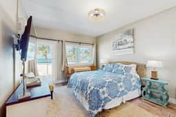 Beachfront condo top floor Gulf views full kitchen and central AC - Image 2