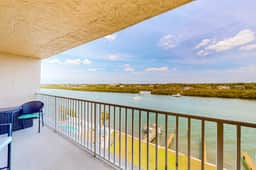 6th floor waterfront condo with sauna tennis balcony and grills - Image 2