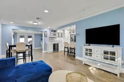 Stunning centrally located home with enclosed yard patio grill WD and AC - Image 2