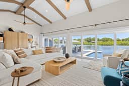 Modern indulgence with media room expansive waterway views AC WD and Wifi - Image 2