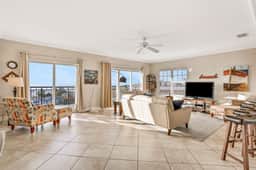 Top floor condo near the beach with pool hot tub washer dryer - Image 2