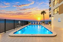 Beautiful corner condo with ample balcony beach views WD heated pool pool spa - Image 4