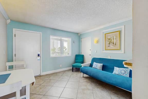 3rd Floor Studio w Beach Access Shared Heated Pool WD Partial AC Free WiFi