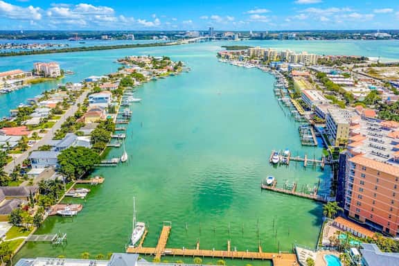 3rd Floor Studio w Beach Access Shared Heated Pool WD Partial AC Free WiFi
