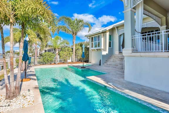 Exquisite Clearwater Retreat w Heated Pool Game Room Outdoor kitchen and Kayaks
