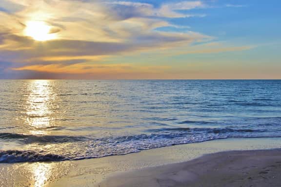 Pristine condo with sweeping Gulf views pool sauna and tennis