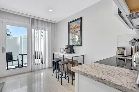 Renovated duplex near Honeymoon Caladesi Island with patio AC and WD