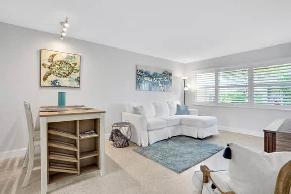 Renovated duplex near Honeymoon Caladesi Island with patio AC and WD - Image 2