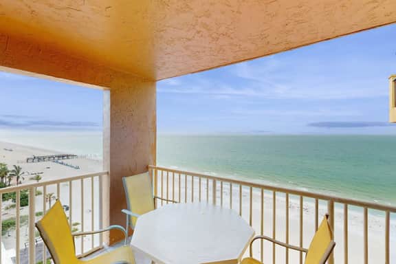 Beachfront condo with Gulf view balcony and central AC snowbirds OK - Image 2