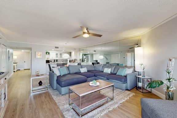 Upscale condo with gorgeous Gulf views and beachfront heated pool and spa