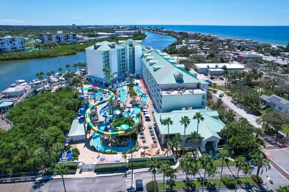 Stylish snowbird friendly condo near the beach with AC and WD dog friendly - Image 2