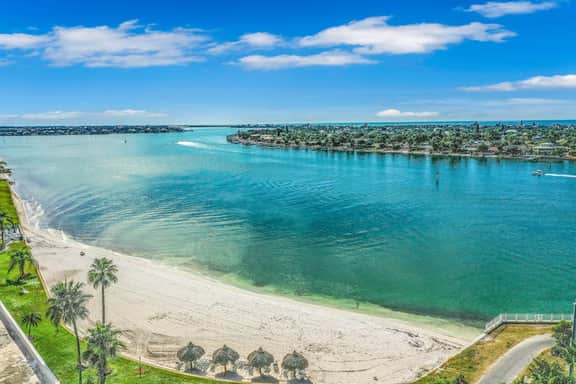 Water views family and snowbird friendly close to beaches WD AC Wifi - Image 2