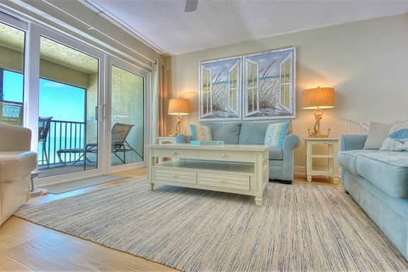 Peaceful Beachfront Escape w/Private Balcony, Heated pool & Spa - Image 2