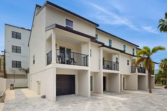 Modern dog friendly townhome close to the Gulf and beaches shopping and dining - Image 2