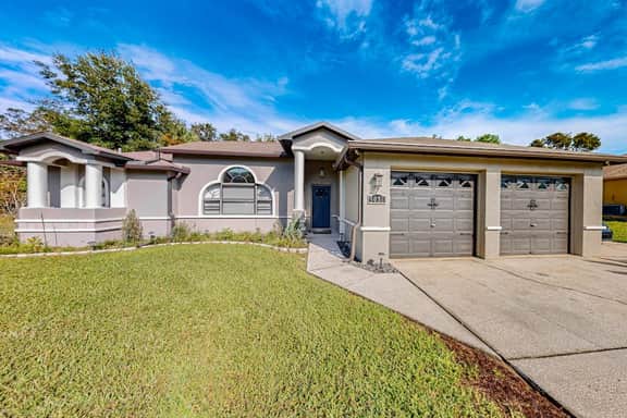 Gorgeous oasis with pool patio central AC WD and close to the beach