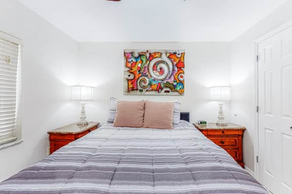 Centrally located condo with heated pool balcony washer dryer and central AC - Image 2