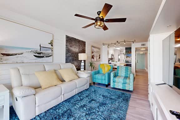 Stunning penthouse condo with Gulf views balcony pool and hot tub