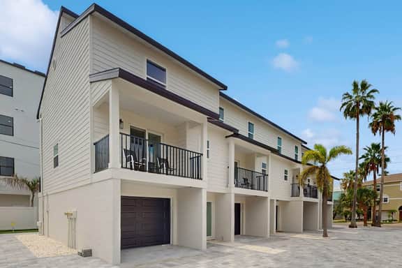 Spacious and dog friendly close to the Gulf and beaches AC WIFI and WD - Image 2