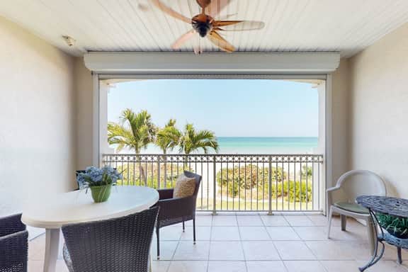 Gulf front townhome right on the beach with pool and balcony snowbird friendly - Image 2