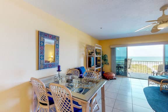 Beachfront condo with washer dryer pool and hot tub dog friendly - Image 2