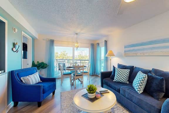 Inviting gem on St Pete Beach with AC and washer dryer snowbird friendly