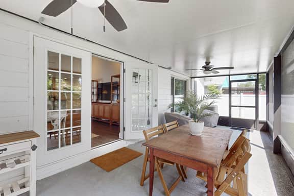 Fully renovated family friendly with covered patio hot tub central location