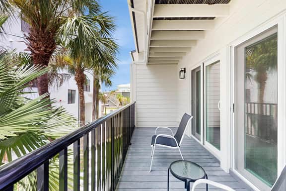 4 Dog-Friendly Homes | Sleeps 24 | Walk to Beach