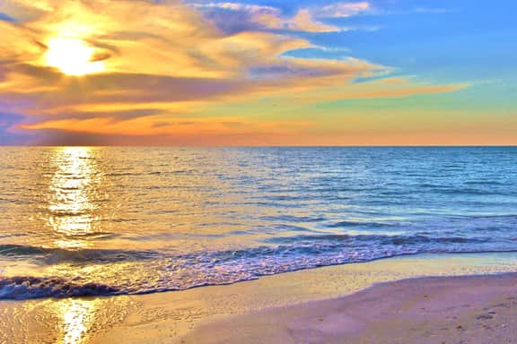 4 Dog-Friendly Homes | Sleeps 24 | Walk to Beach