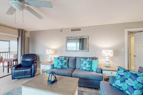 Renovated beachfront condo with heated pool amazing Gulf views and washer dryer - Image 2