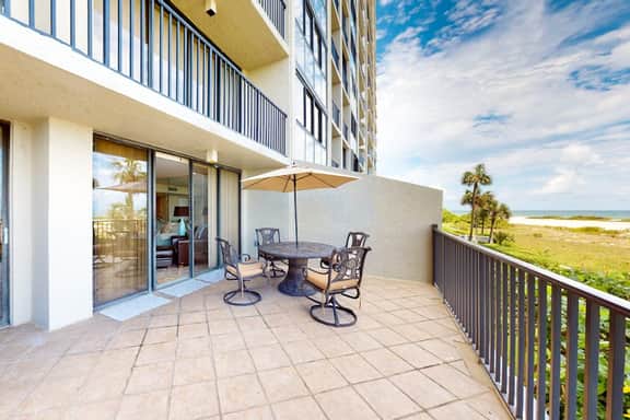 Lighthouse Towers 206 Condo on Gulf of Mexico with pool beach access tennis - Image 2