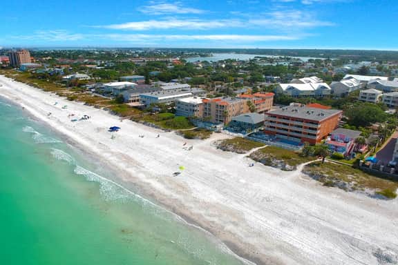 Oceanfront condo with WiFi pool and views walk to dining and attractions - Image 2