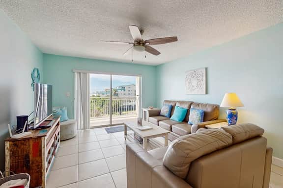 Gulf front getaway with sunset view balcony beachfront pool and easy beach access