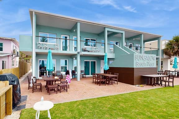Gulf front condo ground floor beach access full kitchen and central AC