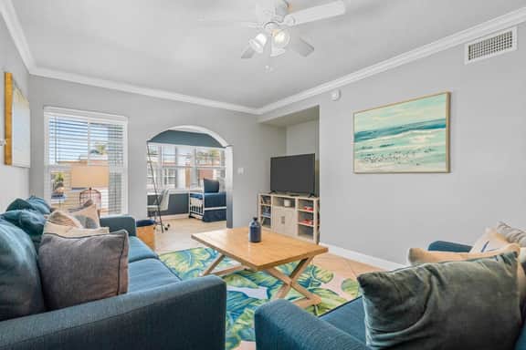 Spacious Snowbird Friendly - Image 2
