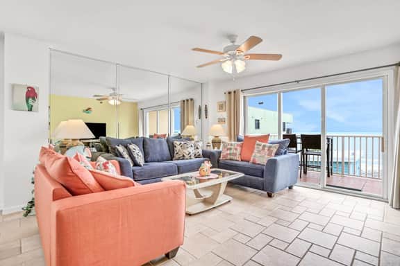 Blissful condo with pool Gulf view balcony private WD and central AC - Image 2